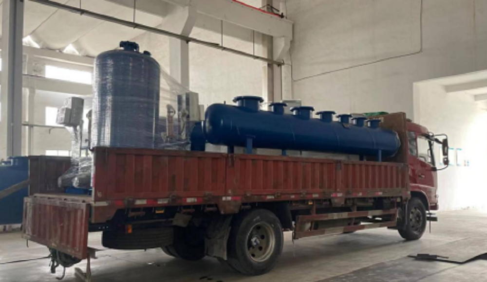 廣東珠海專車直達分、集水器2臺，全自動加藥裝置3套，定壓補水機組2套，全自動軟水器1臺，自清洗過濾器2臺